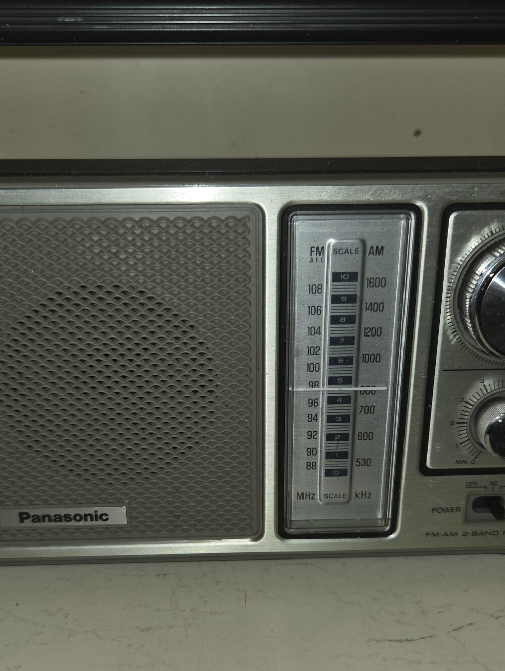 Vintage Panasonic RF-560D Portable AM/FM Radio Receiver retro nostalgic